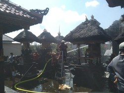 7 Palinggih Merajan Gede di Denpasar Terbakar, Kerugian Rp 350 Juta