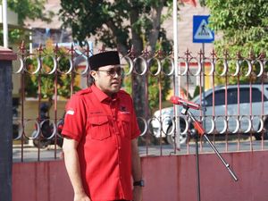 Novie Bule Labrak Rocky Gerung, PDIP Jabar: Tak Ada Instruksi Partai Novie Bule Labrak Rocky Gerung, PDIP Jabar: Tak Ada Instruksi Partai