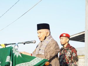 Amien Rais Jadi Khatib Salat Idul Adha di Bandung, Dihadiri Ribuan Warga