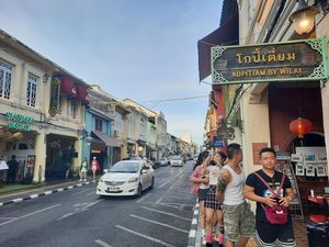 Menyusuri Jejak China Peranakan di Phuket, Thailand Menyusuri Jejak China Peranakan di Phuket, Thailand