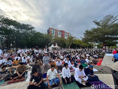 Potret Salat Idul Adha Warga Muhammadiyah di Anjungan Pantai Losari Makassar