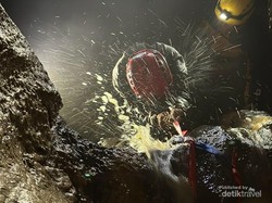 Kecanduan Susur Gua, Cobain Deh Susur Gua Cikenceng