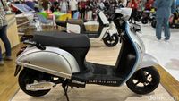 Lihat Lebih Dekat Skuter Listrik Viar EV1 yang Tampangnya Mirip Vespa