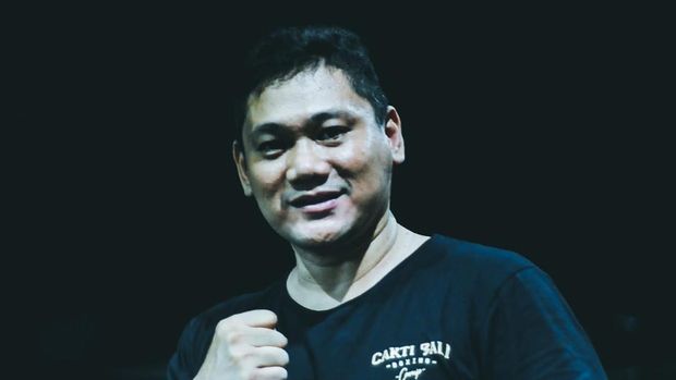 Pino Bahari Legenda tinju Indonesia Pino Bahari peraih medali emas Asian Games China 1990. (Dok.Pribadi)