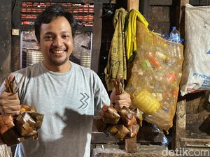Kampung Ketupat Sukabumi Banjir Order, Cuannya Puluhan Juta Rupiah!