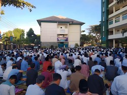 Ribuan Jemaah Muhammadiyah Ikuti Salat Idul Adha di Kampus Ummat