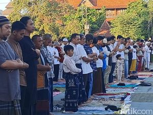 Seratusan Warga Muhammadiyah Solo Gelar Salat Id di Puro Mangkunegaran