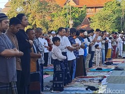 Seratusan Warga Muhammadiyah Solo Gelar Salat Id di Puro Mangkunegaran