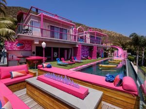 Potret Gemasnya Rumah Barbie yang Serba Pink! Potret Gemasnya Rumah Barbie yang Serba Pink!