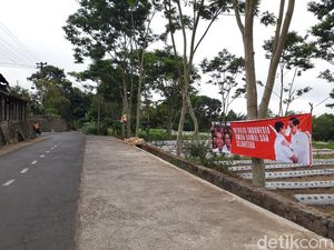 Spanduk Jokowi Selfie Bareng Prabowo Bertebaran di Boyolali, Ini Kata Bawaslu
