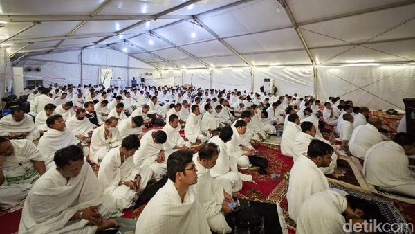 Momen-Momen Wukuf di Arafah: Haji Bukti Cinta pada Allah SWT