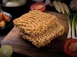 Apes! Beli Mie Instan Harga Murah Via Toko Online Ternyata Sudah Kedaluwarsa