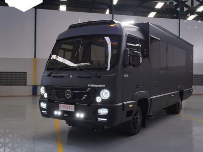 Luar Sangar-Dalam Mewah, Ini Wujud Big Benz Commander Buatan Adiputro