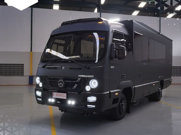 Potret Gaharnya Big Benz Commander, Bus yang Bikin AHY dan SBY Kepincut