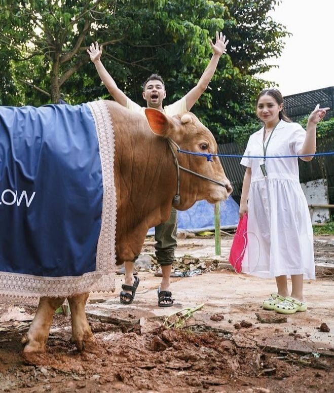 Deretan artis bersama hewan kurbannya