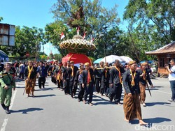 Meriahnya Grebeg Besar Keraton Solo Bikin Bule Prancis Terpesona