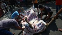 Indofood Salurkan Bantuan Hewan Kurban