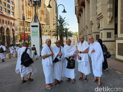 Haru Bahagia, Jemaah Haji Berkepala Plontos Tuntaskan Rukun Haji