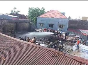 Ditinggal Mudik, Rumah di Makassar Ludes Terbakar gegara Korsleting Listrik