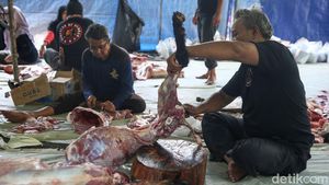 Melihat Pemotongan Hewan Kurban di Masjid Sunda Kelapa