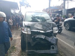 Mobil Tabrak 2 Motor di Pakis Malang, 2 Orang Tewas