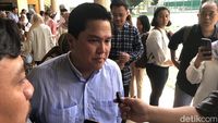 Momen Erick Thohir Salat Idul Adha di Hong Kong