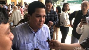 Momen Erick Thohir Salat Idul Adha di Hong Kong