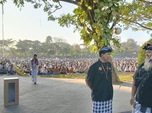 Toleransi Beragama, Pecalang Jaga Kelancaran Salat Idul Adha di Denpasar Toleransi Beragama, Pecalang Jaga Kelancaran Salat Idul Adha di Denpasar