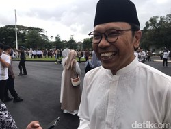 Pj Walkot Jogja Bangga Salat Id Bareng Jokowi, Sempat Minta Selfie