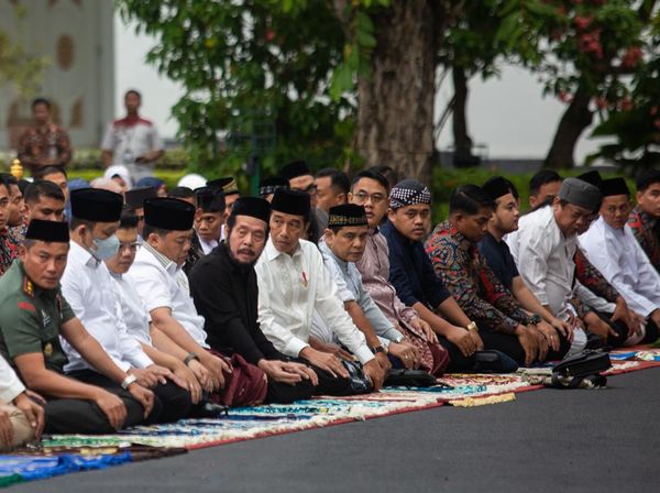 Momen Jokowi Salat Idul Adha di Istana Yogyakarta