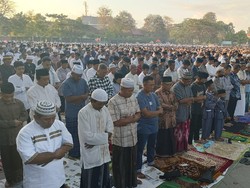 Hukum Melaksanakan Sholat Idul Adha Lengkap Tata Cara-Waktu Pelaksanaannya