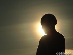 Larangan Salat saat Matahari Terbit, Apa Alasannya?