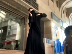 Sosok Athalia Viral Joget di Makkah: TikToker, Selebgram hingga Penyanyi