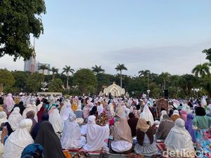 Apakah Perempuan Haid Boleh ke Tempat Salat Id? Begini Penjelasannya Apakah Perempuan Haid Boleh ke Tempat Salat Id? Begini Penjelasannya