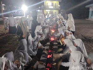Nyate Lanjeng, Tradisi Hiburan Santri di Probolinggo saat Idul Adha Nyate Lanjeng, Tradisi Hiburan Santri di Probolinggo saat Idul Adha