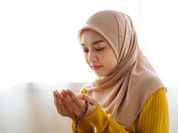 Doa untuk Ibu, Bentuk Kesalehan dan Bakti Seorang Anak