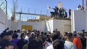 Kedubes Swedia di Baghdad Diserbu Massa Usai Pembakaran Al-Quran
