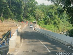 Jembatan Cugenang Rampung Usai Berbulan-bulan Putus Diguncang Gempa Jembatan Cugenang Rampung Usai Berbulan-bulan Putus Diguncang Gempa