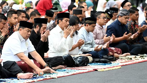 Jokowi Salat Id di Istana Yogya