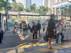 Curhat Karyawan Masuk Kerja saat Cuti Bersama: Lihat Orang Libur, Mau Juga