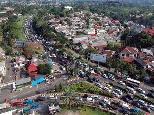 Potret Kepadatan Jalur Puncak Bogor Saat Libur Panjang Idul Adha