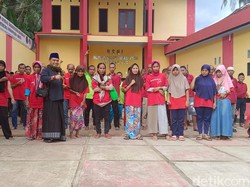 Kisah Dede Berjuang Membantu Para ODGJ di Pangandaran