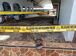 Ledakan Petasan Karbit saat Idul Adha di Kediri Rusak Masjid dan Madrasah