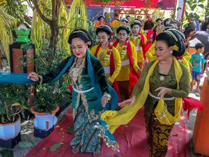 Mengenal Makna Tari Tayub dari Nganjuk, Sejarah Hingga Kontroversinya Mengenal Makna Tari Tayub dari Nganjuk, Sejarah Hingga Kontroversinya