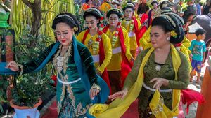 Melihat Prosesi Wisuda Sinden di Nganjuk