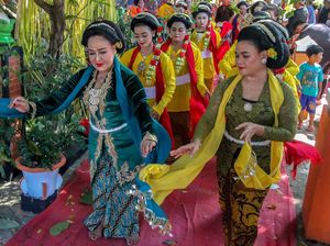Melihat Prosesi Wisuda Sinden di Nganjuk