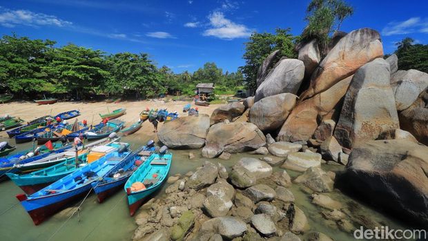 Pantai Turun Aban di Bangka
