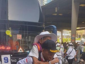 Jalur Mahbas Jin Macet, Jemaah Pilih Turun Bus dan Jalan Kaki ke Hotel Jalur Mahbas Jin Macet, Jemaah Pilih Turun Bus dan Jalan Kaki ke Hotel