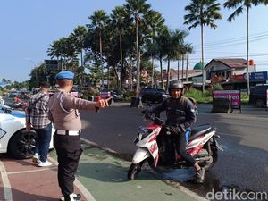 Pemotor dari Puncak Nyaris Masuk Tol Ciawi, Polisi Langsung Halau