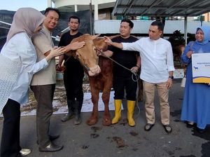 Potong Kurban untuk Masyarakat Sekitar Potong Kurban untuk Masyarakat Sekitar